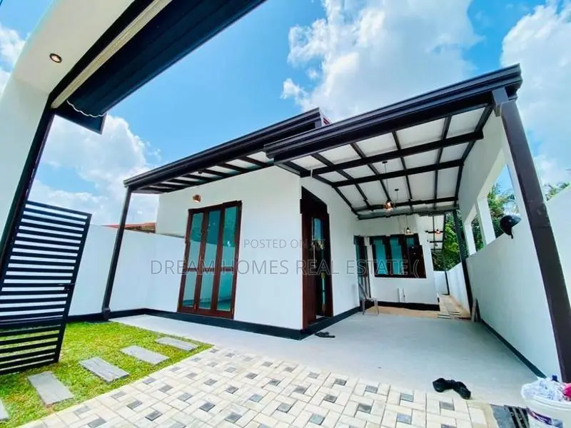 3 Bedroom House – Athurugiriya