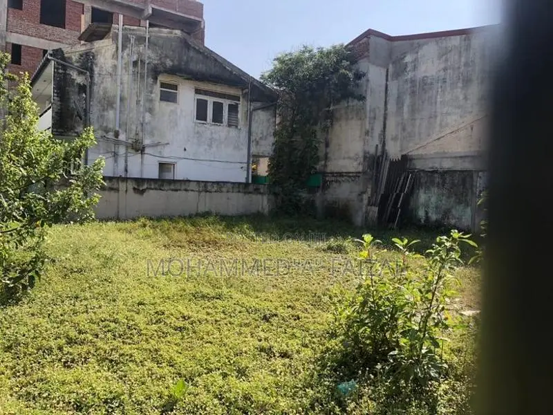 Commercial Land For Sale in Galle Road Wellawatte Colombo.06