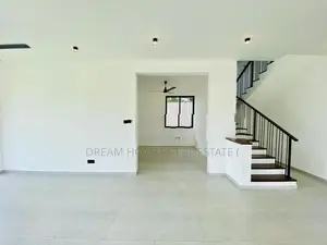 Modern Luxury Home with Rooftop Terrace – Malabe