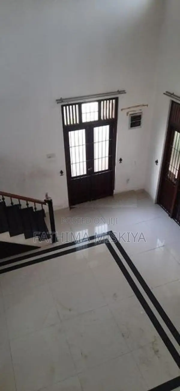 House for Rent Makola