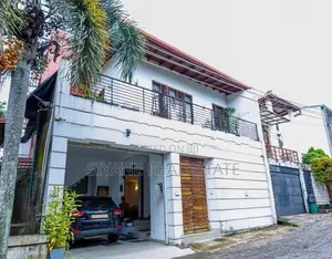Super Luxury 3 Storey House For Sale In Thalawathugoda