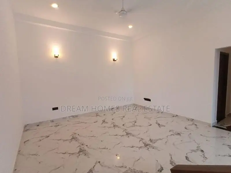 Luxury Rooftop House for Sale – Piliyandala (Near Kesbewa Junction)