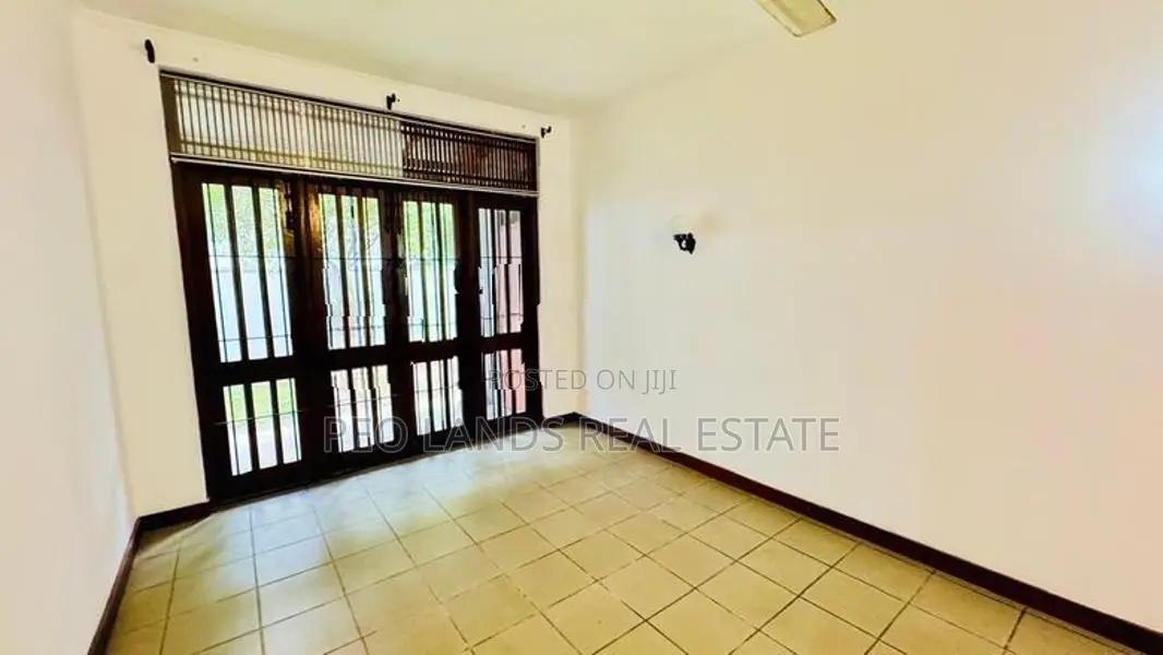 (P733) House for Rent in Delkanda