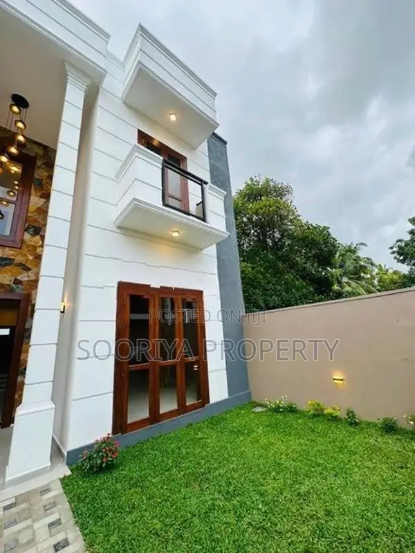 Super Luxury Brand New House for Sale in Boralesgamuwa