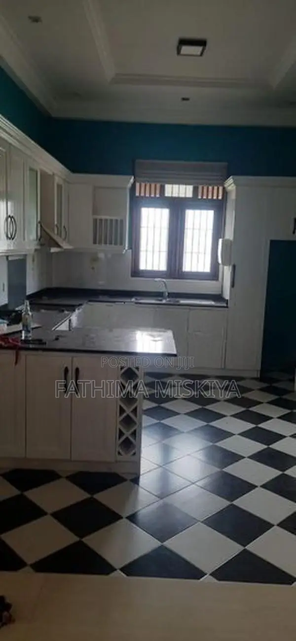 House for Rent Makola