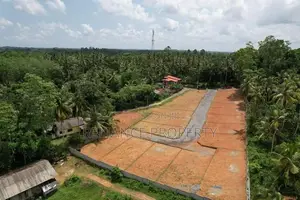 හෝමගම NSBM හරිත සරසවිය අසලින් සුව පහසු සුඛෝපභෝගී වටිනාම බිම් කොටසක්