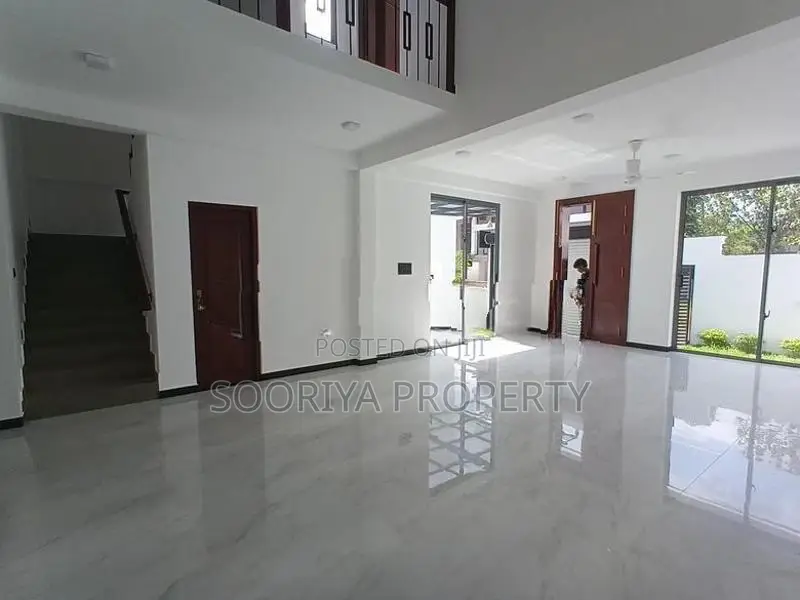 Single Story Brand New Luxury House for Sale in Piliyandala