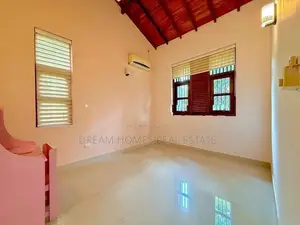 Luxury Home with Garden for Sale in Kotte