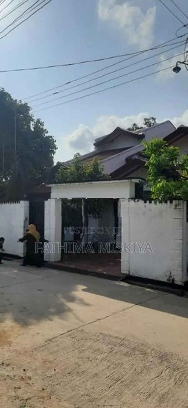 House for Rent Makola