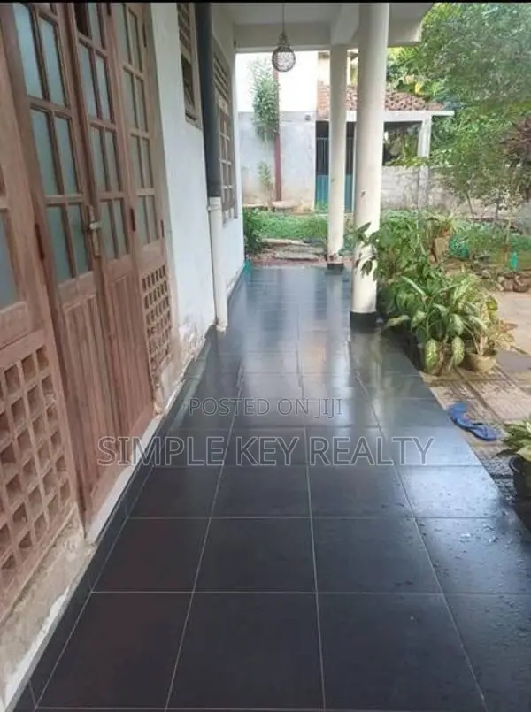 Three Story House for Rent Gampaha Rathupaswala