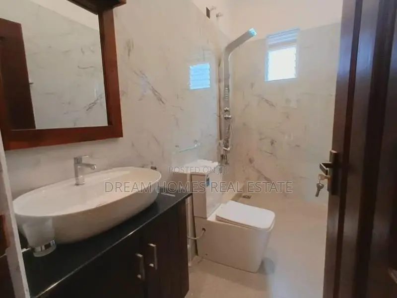 Luxury Rooftop House for Sale – Piliyandala (Near Kesbewa Junction)