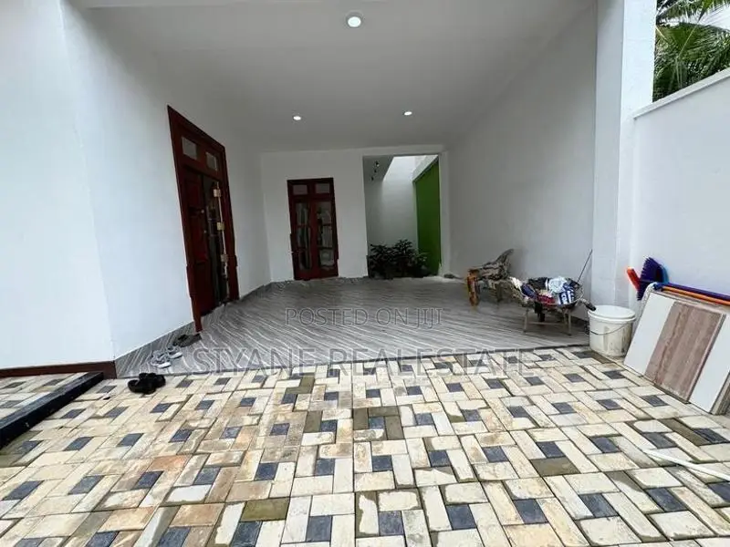 Brand New Beautiful Modern House for Sale in Piliyandala