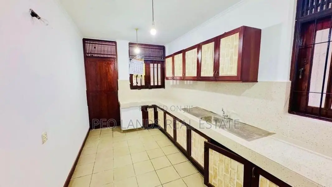 (P733) House for Rent in Delkanda