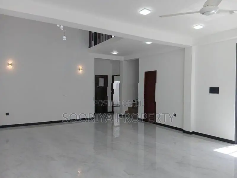 Single Story Brand New Luxury House for Sale in Piliyandala