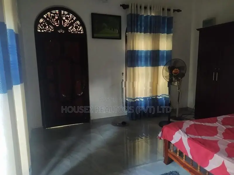 Spacious 5-Bedroom Two-Storey House for Sale – Delgoda