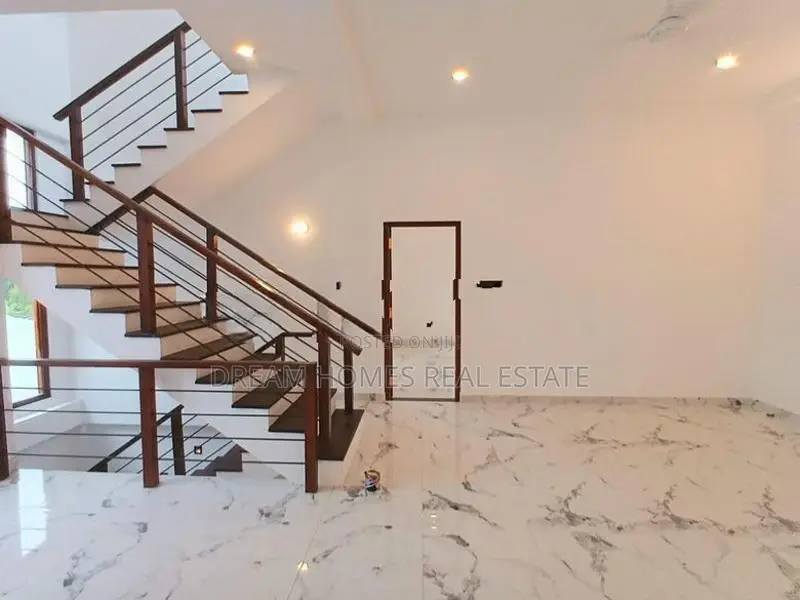 Luxury Rooftop House for Sale – Piliyandala (Near Kesbewa Junction)