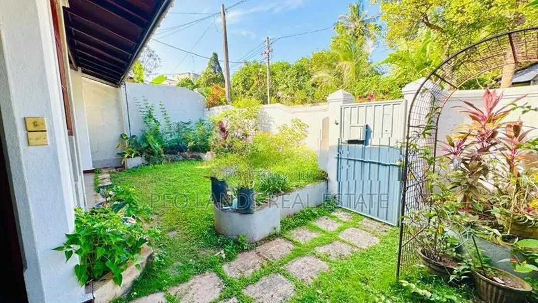(P733) House for Rent in Delkanda