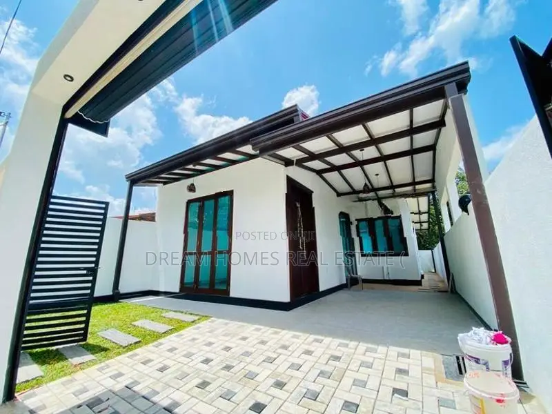 3 Bedroom House – Athurugiriya