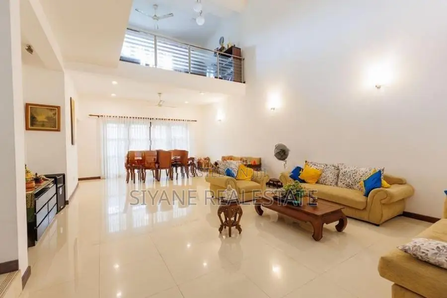 Super Luxury 3 Storey House For Sale In Thalawathugoda