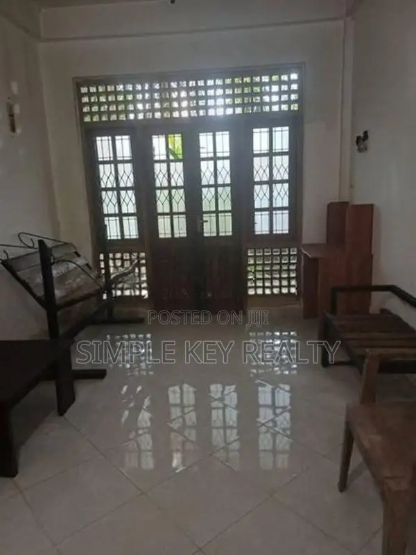 Three Story House for Rent Gampaha Rathupaswala