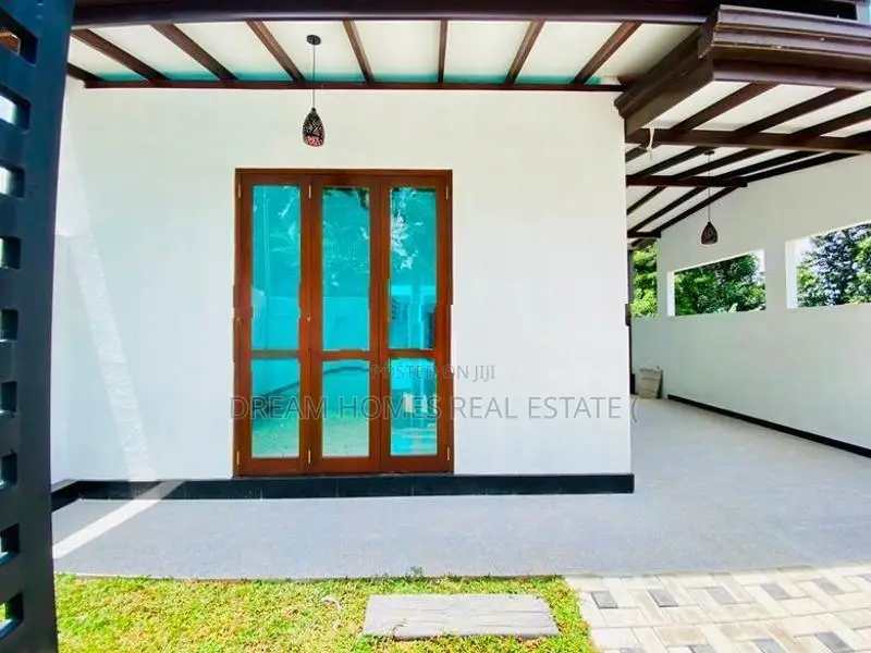 3 Bedroom House – Athurugiriya