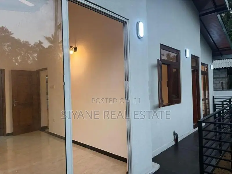 Brand New Modern Single Storey House For Sale Athuurgiriya