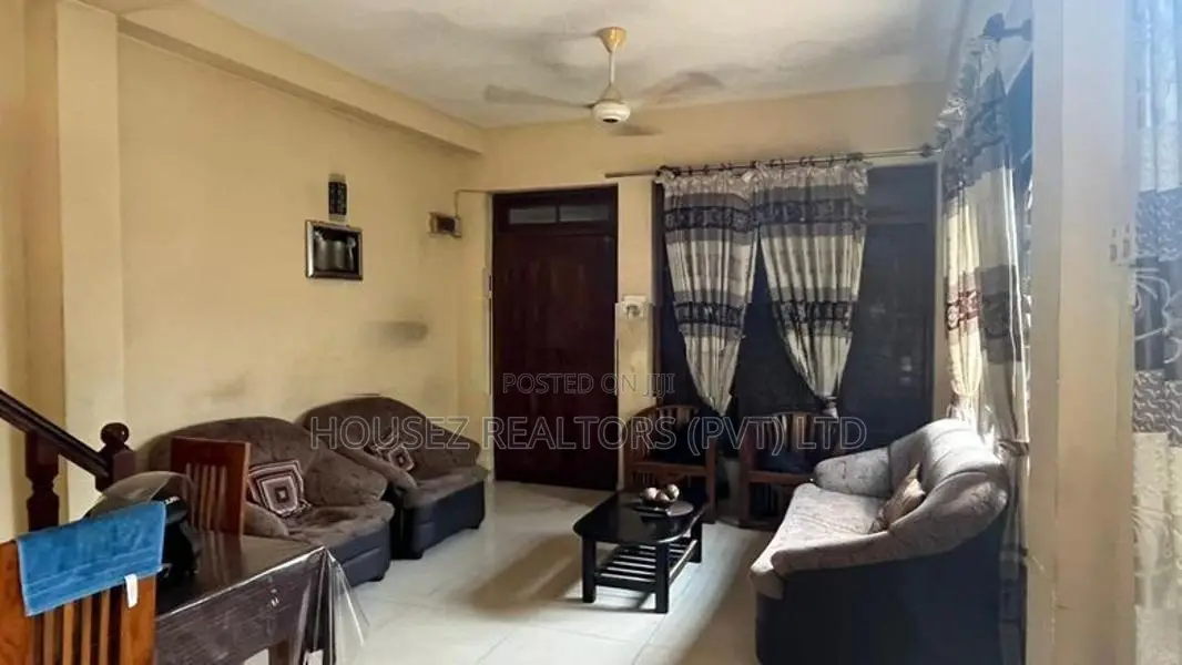 Two-Storey House for Rent – Maligawatte