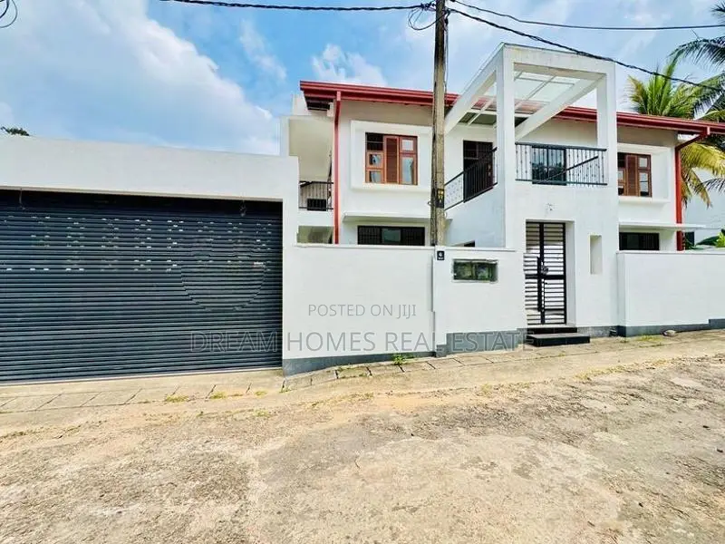 4 Bedroom Luxury Home for Sale – Boralesgamuwa