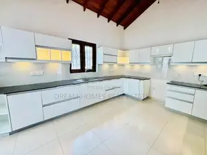 4 Bedroom Luxury Home for Sale – Boralesgamuwa