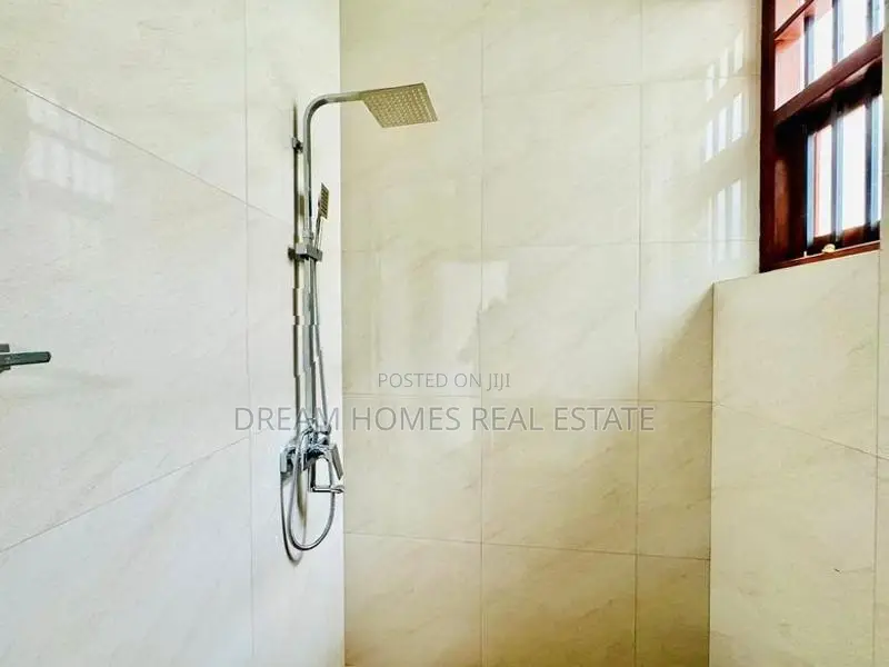 4 Bedroom Luxury Home for Sale – Boralesgamuwa