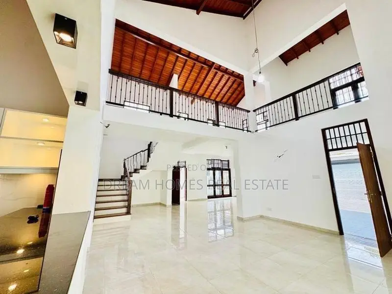 4 Bedroom Luxury Home for Sale – Boralesgamuwa