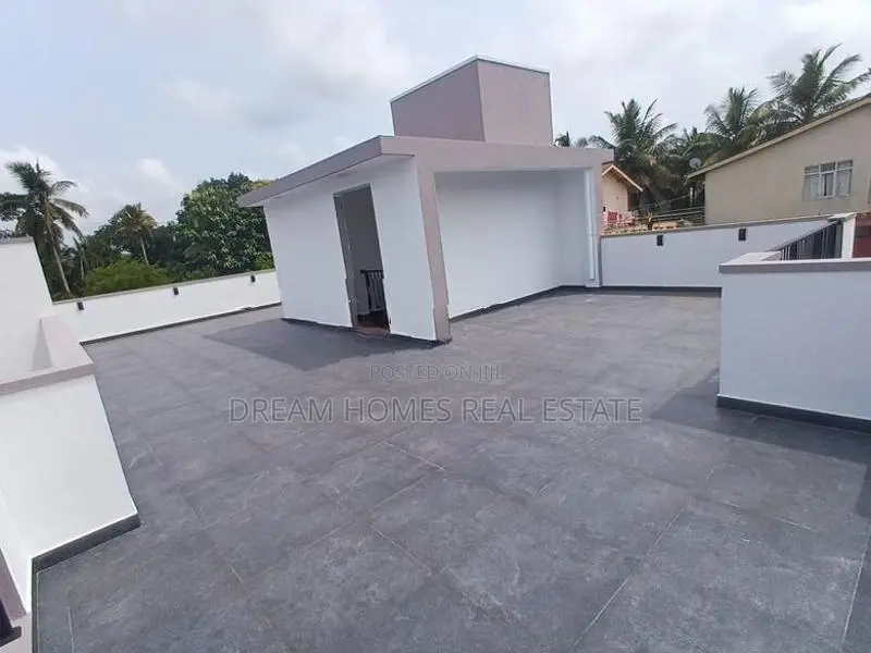 Two Storey Luxury Home at Gorakapitiya, Pannipitiya