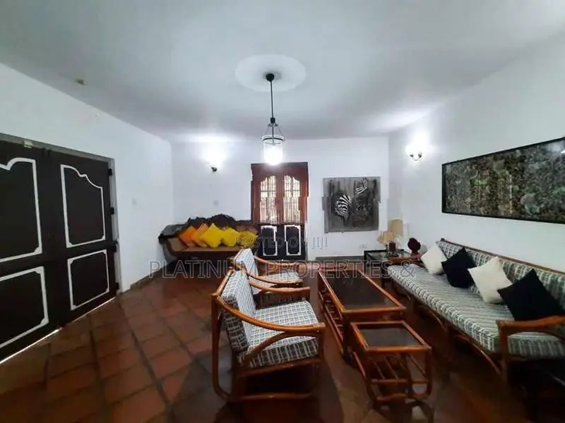17 P Overlooking Parliament - House For Sale In Palawatta Battaramulla