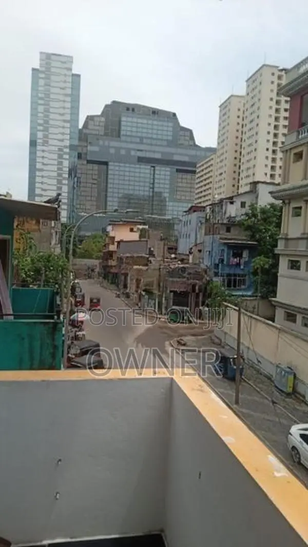 Sharing Room for Rent in Colombo 2 Girls Only