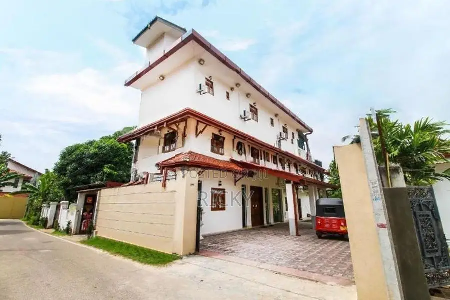 Deluxe 8 Room Hotel for Sale in Negombo
