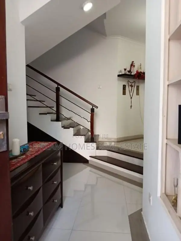 Luxury 2-Storey House with Rooftop for Sale – Pannipitiya