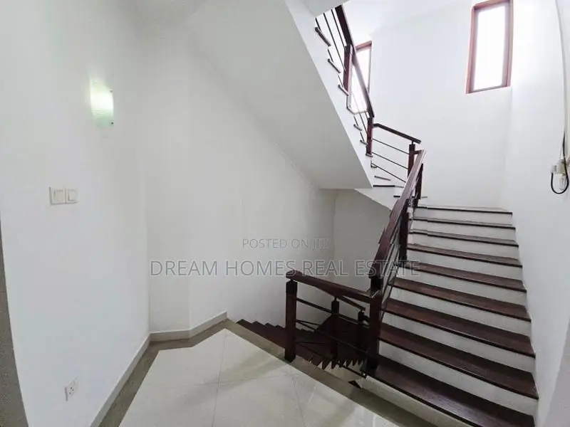 Luxury 2-Storey House with Rooftop for Sale – Pannipitiya