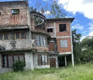 100 Perches Land with Two Storied House Bindunuwewa