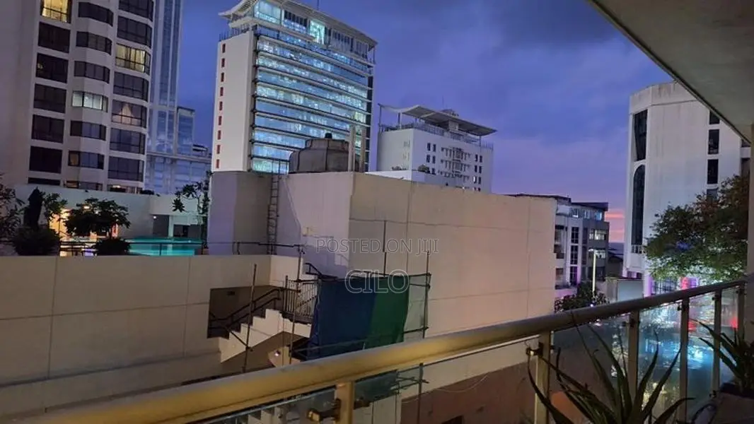 Emperor 3 Bedrooms Furnished at Colombo Sale