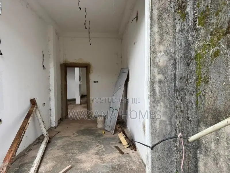 Structure Completed 3 Story House for Sale Boralasgamuwa