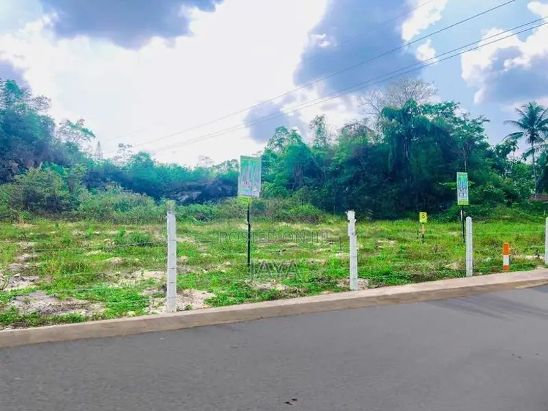 හොරණින් වටිනා ඉඩමක්