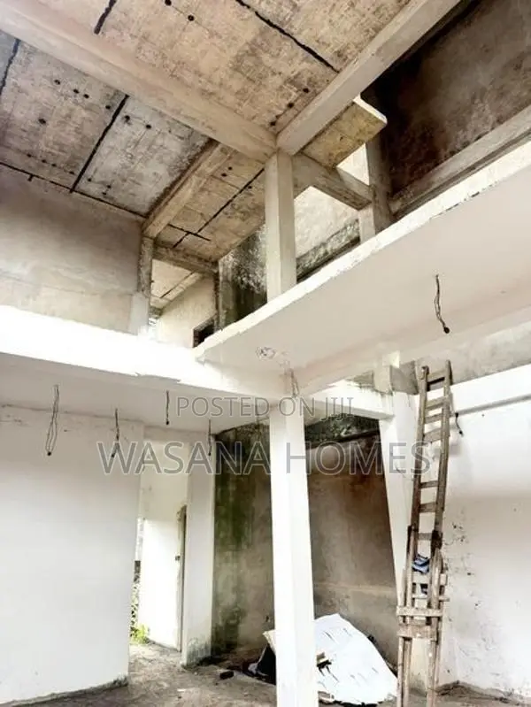Structure Completed 3 Story House for Sale Boralasgamuwa