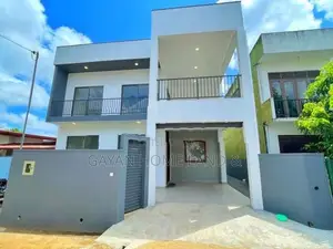 අලුත්ම නවීන පන්නයේ දෙමහල් නිවසක් විකිණීමට පිලියන්දල