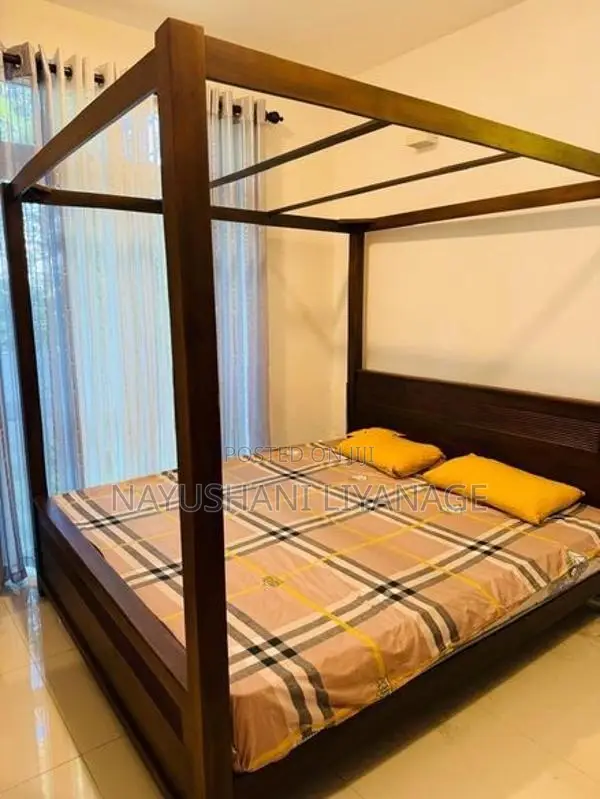 Luxury Fully Furnished 3BR A/C House – Prime Urban Art, Kottawa