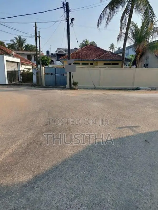 Land with House for Sale in Dehiwala