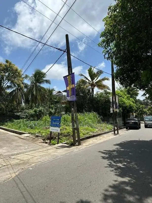 Boralesgamuwa Pirivena Rd Residential 12p Land 150m from Main Road.