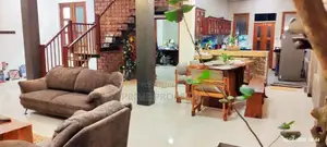 Luxury Two-Story House – Nittambuwa