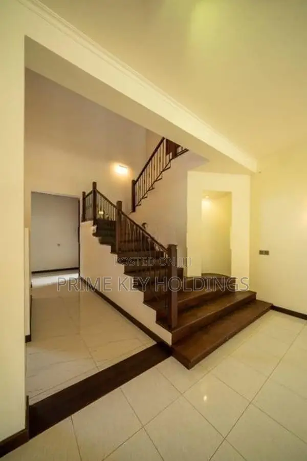 Spacious Luxury House for Rent – Boralesgamuwa [HR118]
