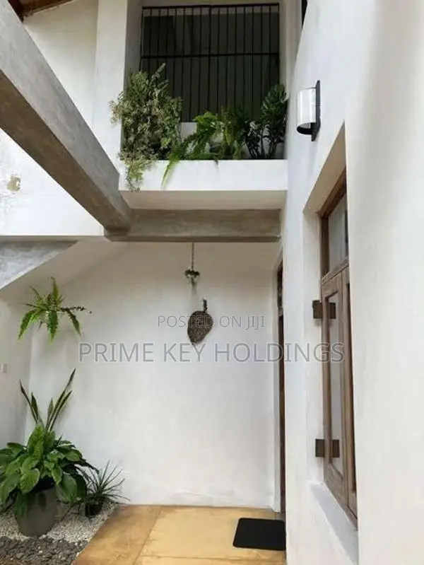 Architect-Designed House for Sale Thalawathugoda [HS112]