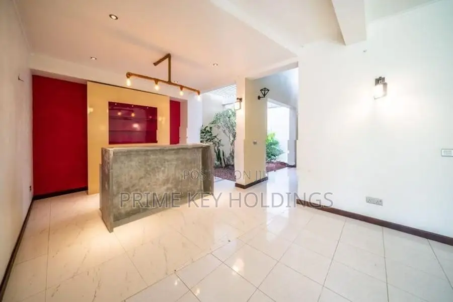 Spacious Luxury House for Rent – Boralesgamuwa [HR118]
